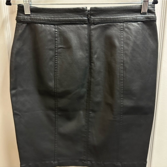 NWT White House Black Market Coated Zipper Pencil Skirt Size 6 - Picture 4 of 11